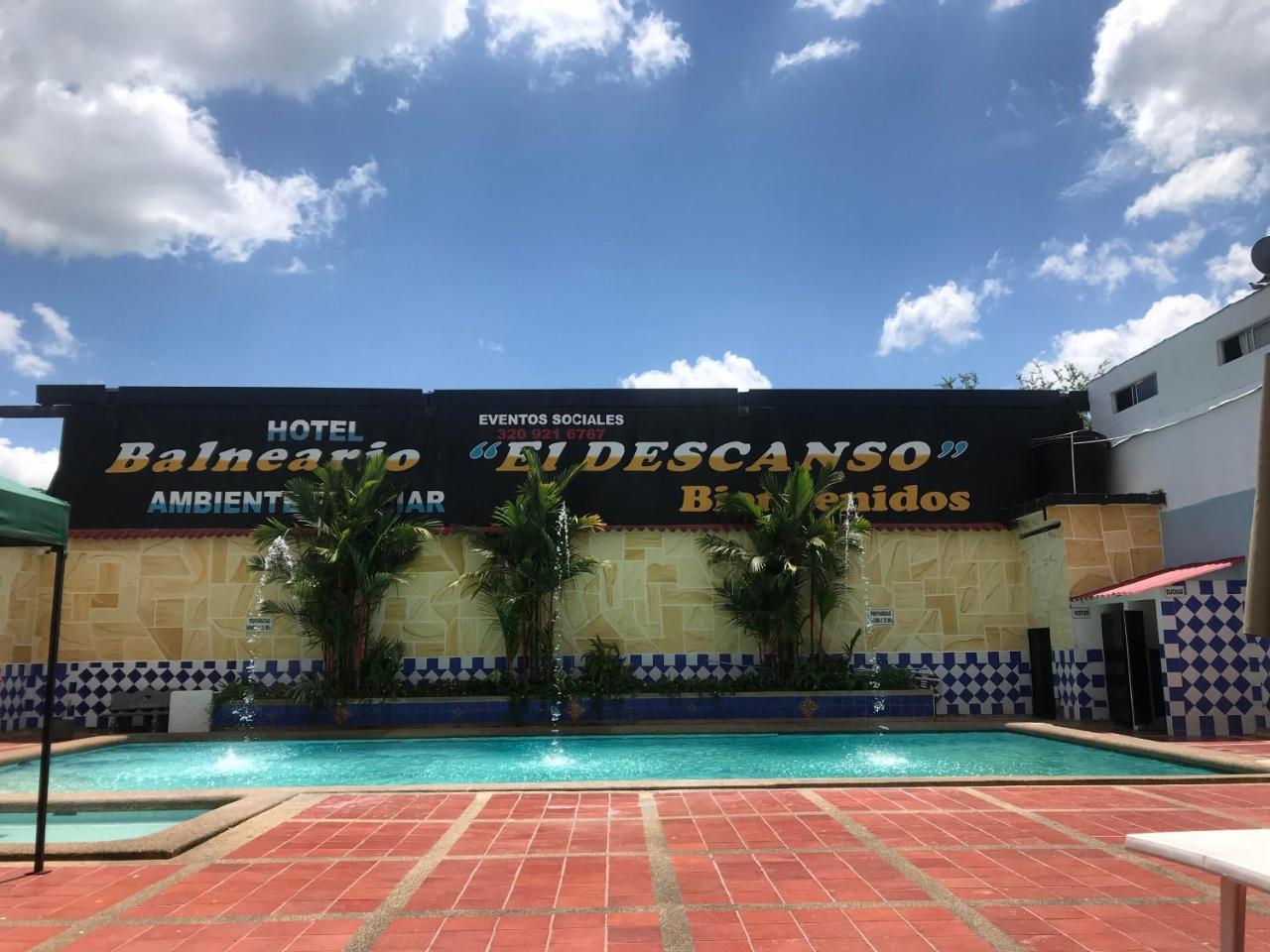 Hotel Y Balneario El Descanso 比亚维森西奥 外观 照片
