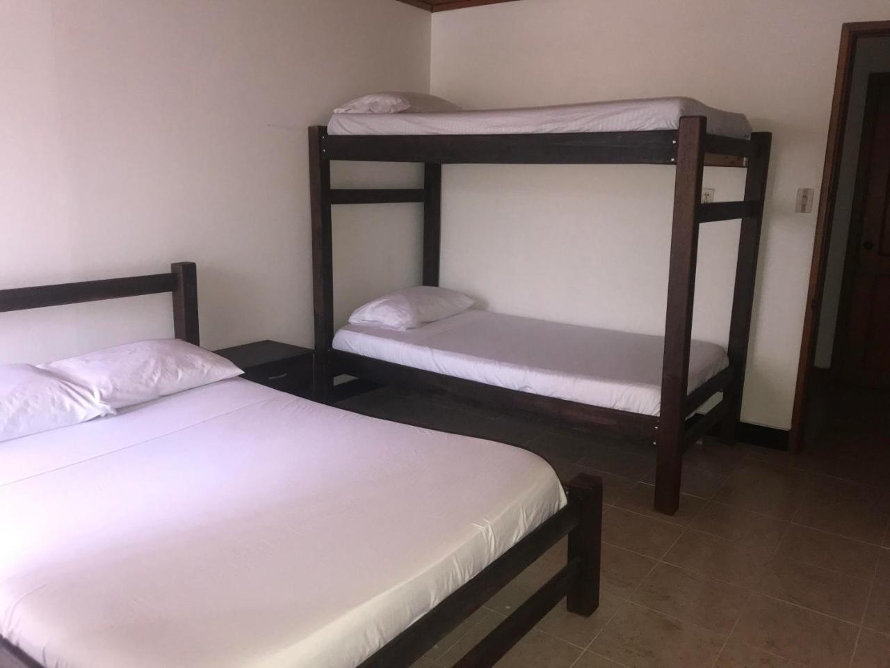 Hotel Y Balneario El Descanso 比亚维森西奥 外观 照片