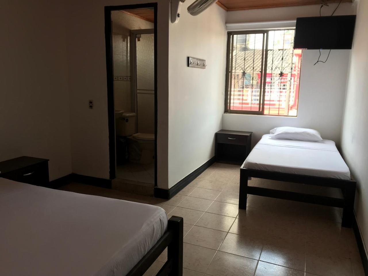 Hotel Y Balneario El Descanso 比亚维森西奥 外观 照片